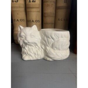 Vintage White Persian Cat Planter Cachepot Made in Taiwan Ceramic Kitty Vase